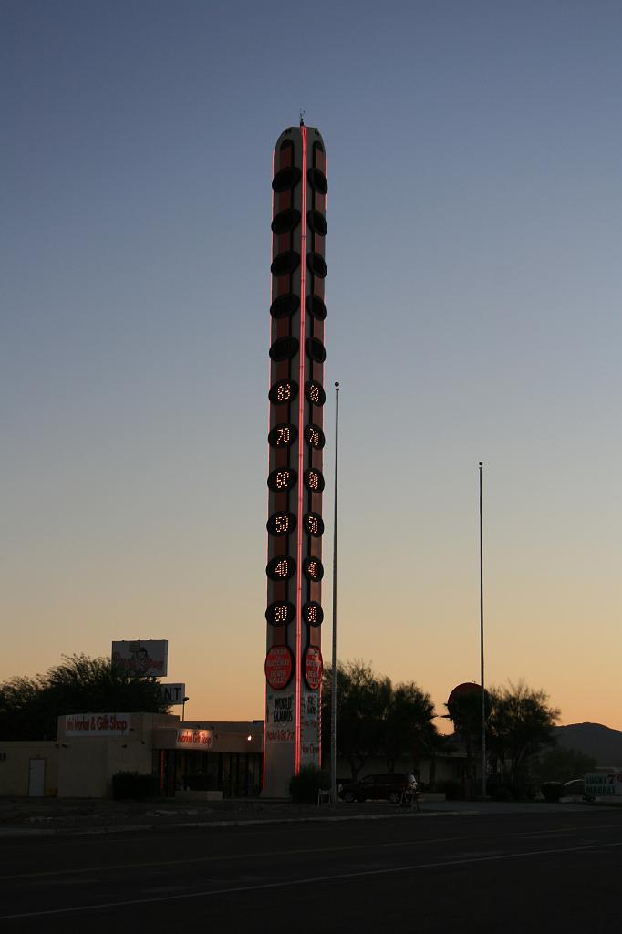 20081021 death valley 012.jpg - Baker - Proud to have the world's largest thermometer. It was 88 degrees.